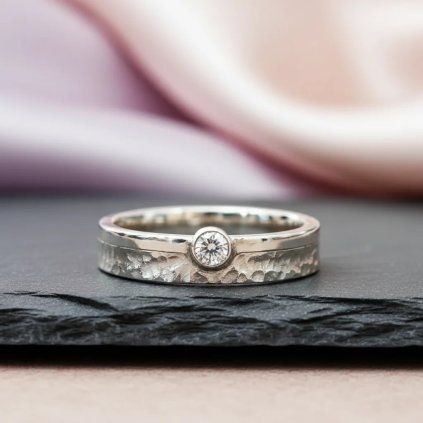 Zlate obrúčky vybrusované s diamantom