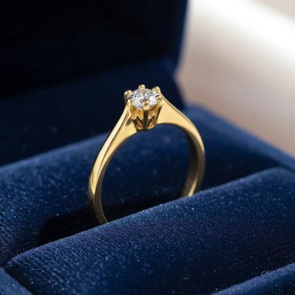 Diamant%20zasnuby%20zlaty%20prsten
