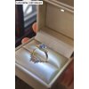 Zásnubný prsteň so svetlomodrým Zafírom a diamantmi